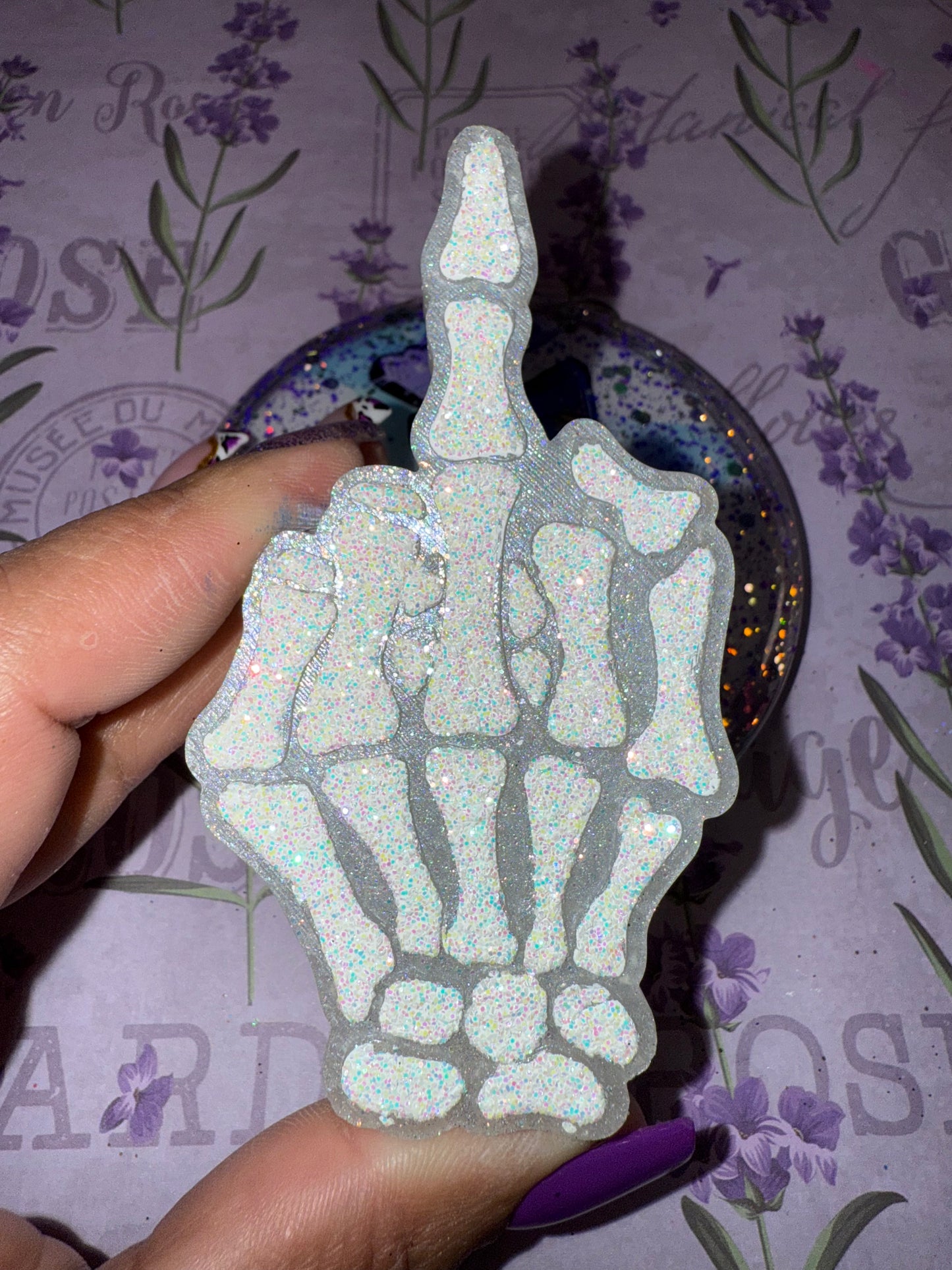 Skeleton Hand 🖕🏽